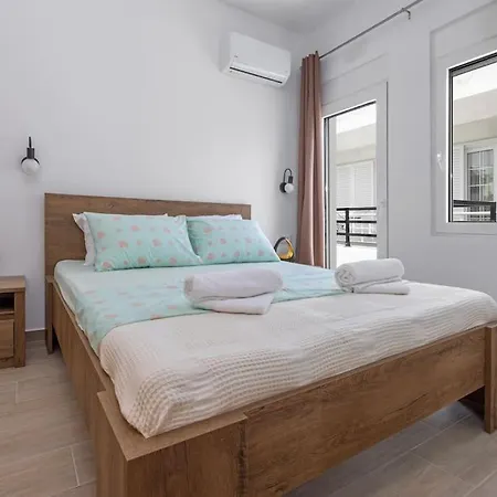 דירה Andreas Rodos *